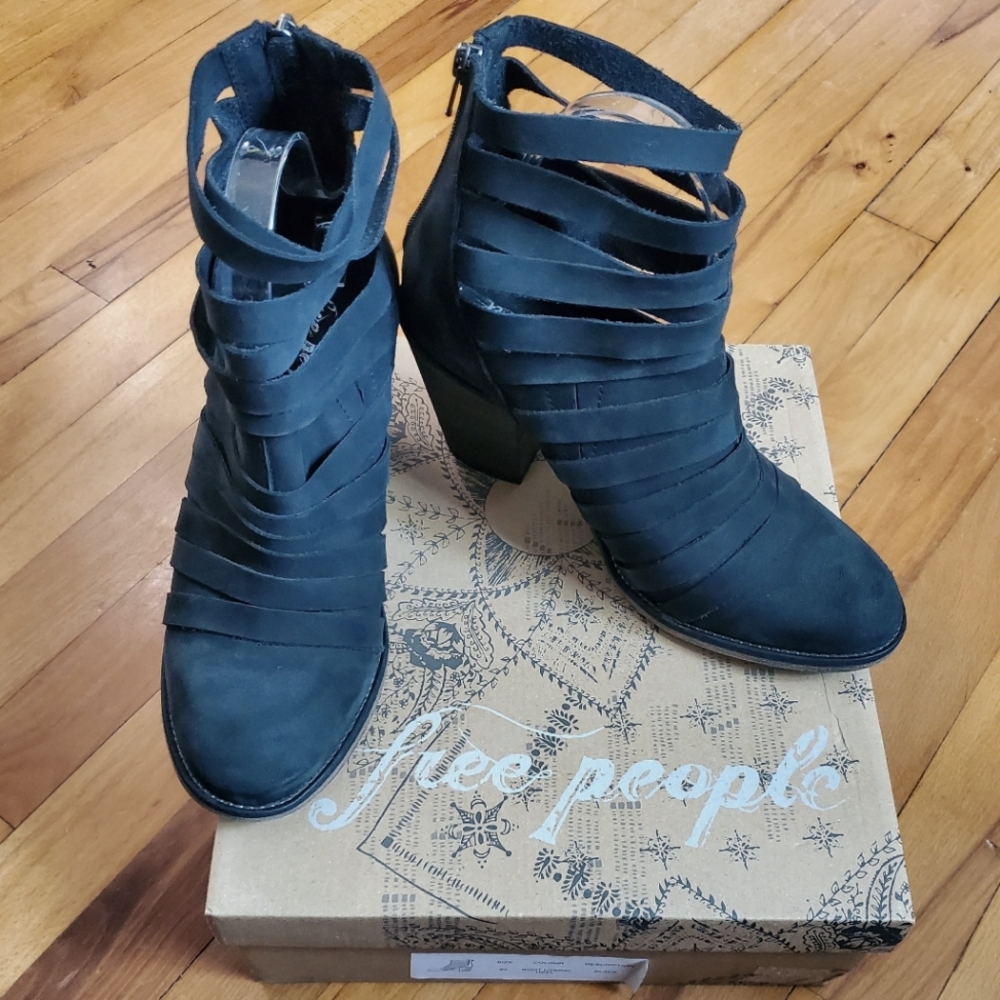 Free People Hybrid Boot with 3.5" Block Heel, EU 40 - Picture 2 of 14